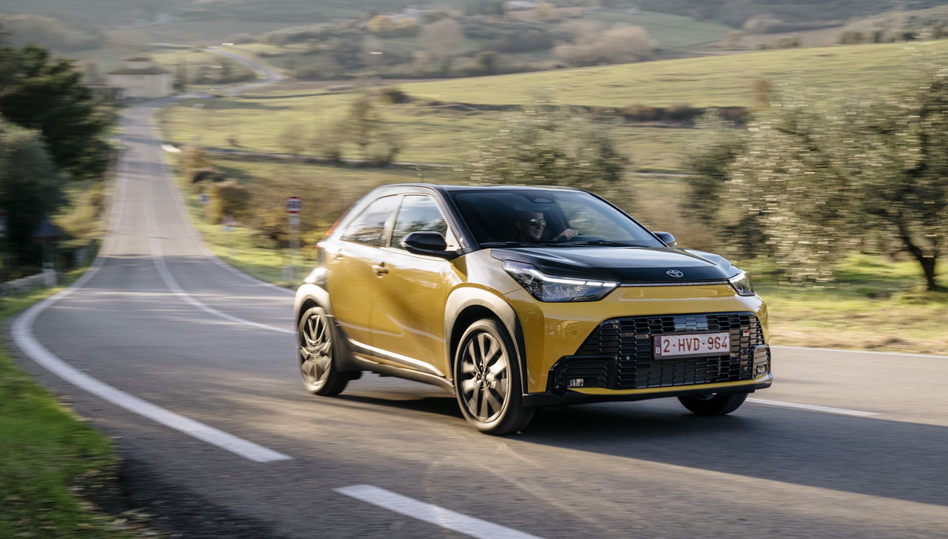 Primera prueba del Toyota Aygo X Cross: el híbrido con el consumo más bajo de todo el mercado