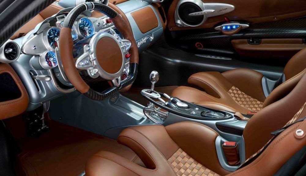 Interior del Pagani Huayra Codalunga 2022