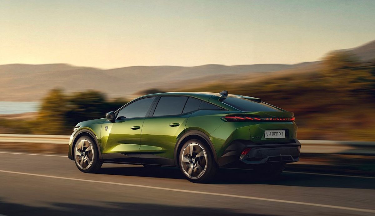 Es uno de los SUV coupés más atractivos y así es el nuevo Peugeot 408