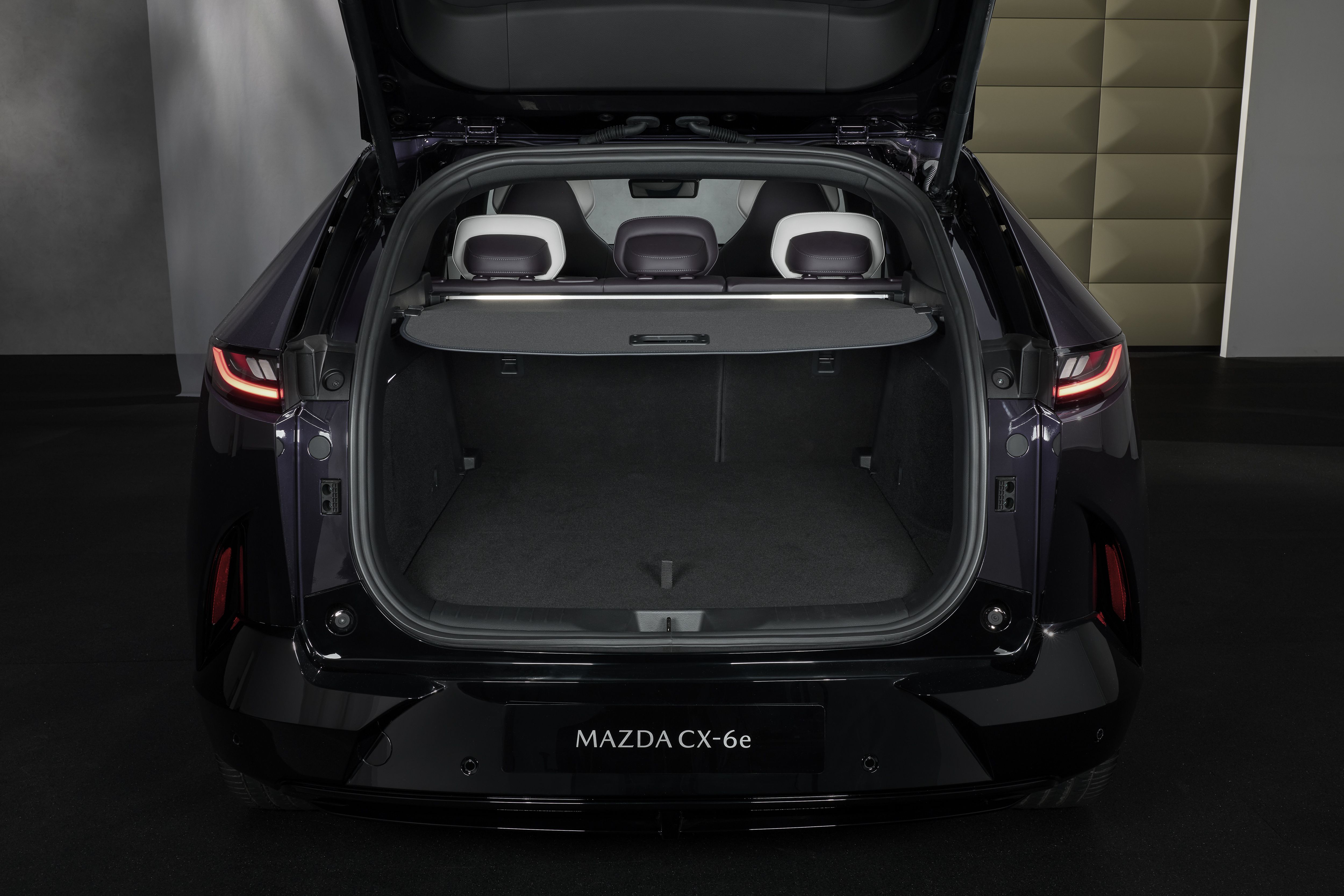 Mazda CX-6e