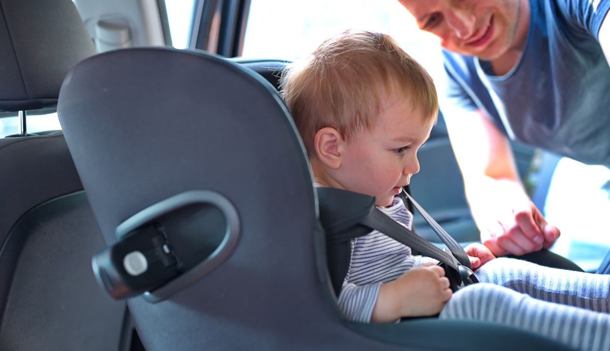 Los niños no viajan seguros en los coches, gran riesgo en el 75% de los pequeños pasajeros
