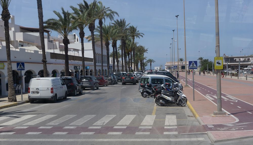 Formentera quiere regular los accesos en coche a la isla en función a las etiquetas de la DGT