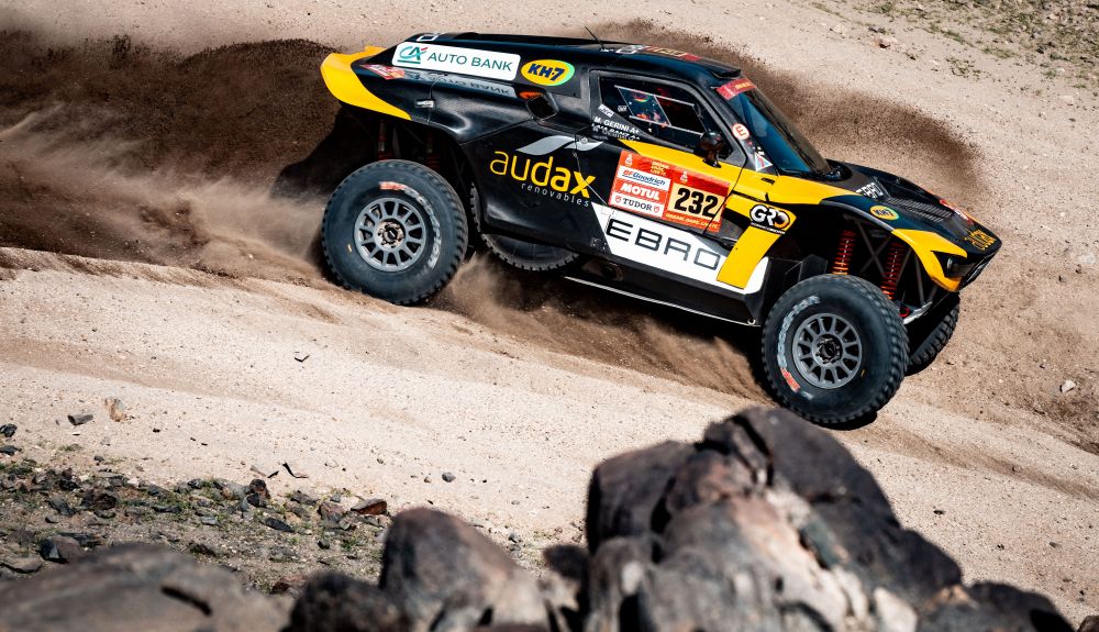 Laia Sainz en el Dakar 2026 con Ebro y CA Auto Bank