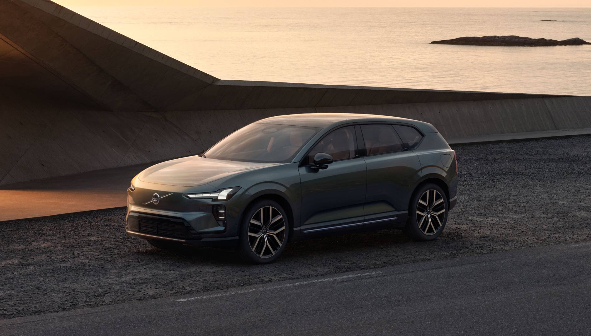 Que los eléctricos no tenían autonomía: Volvo presenta el nuevo EX60 con 810 km, menudo SUV