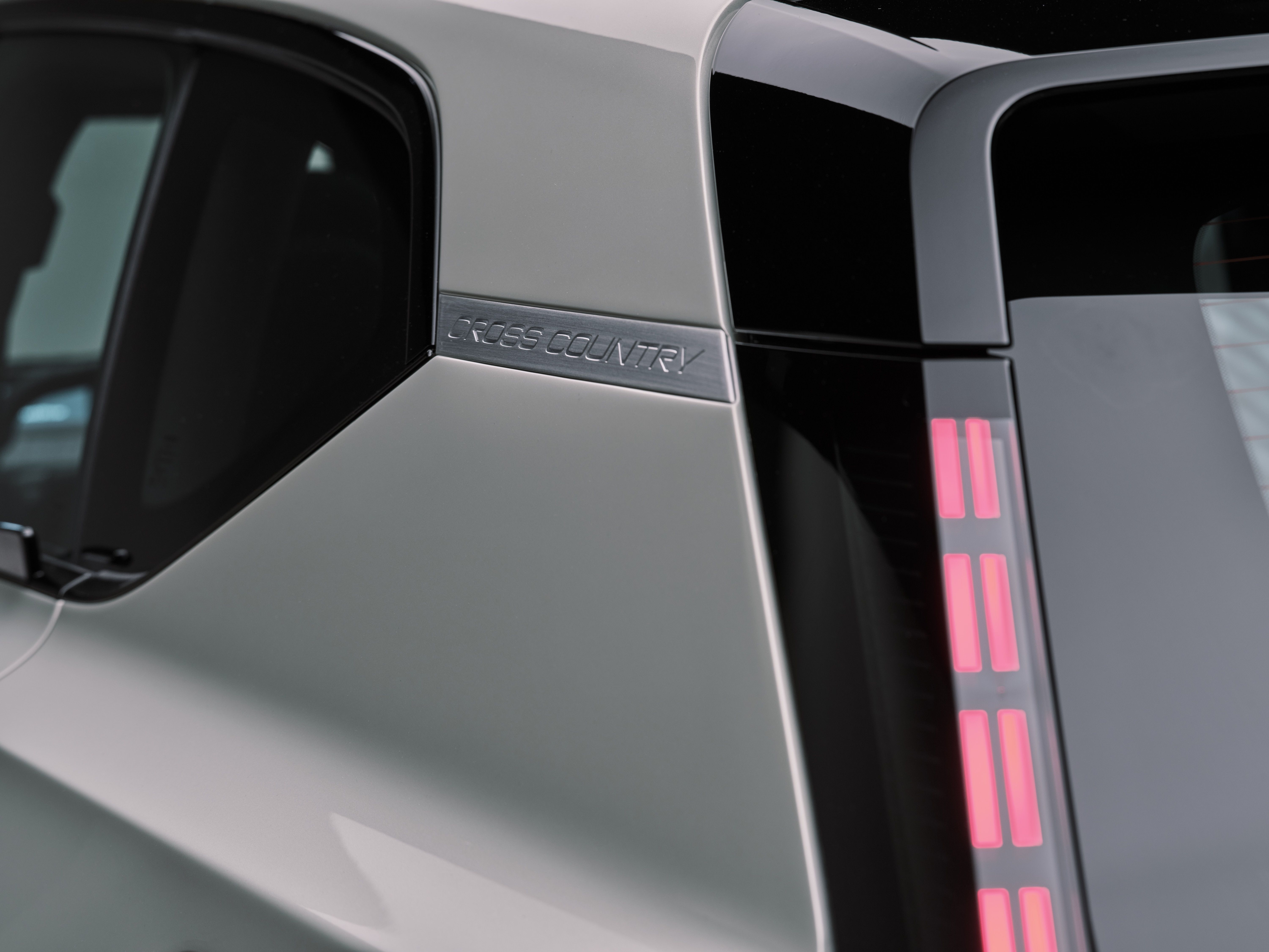 Volvo EX60 Cross Country