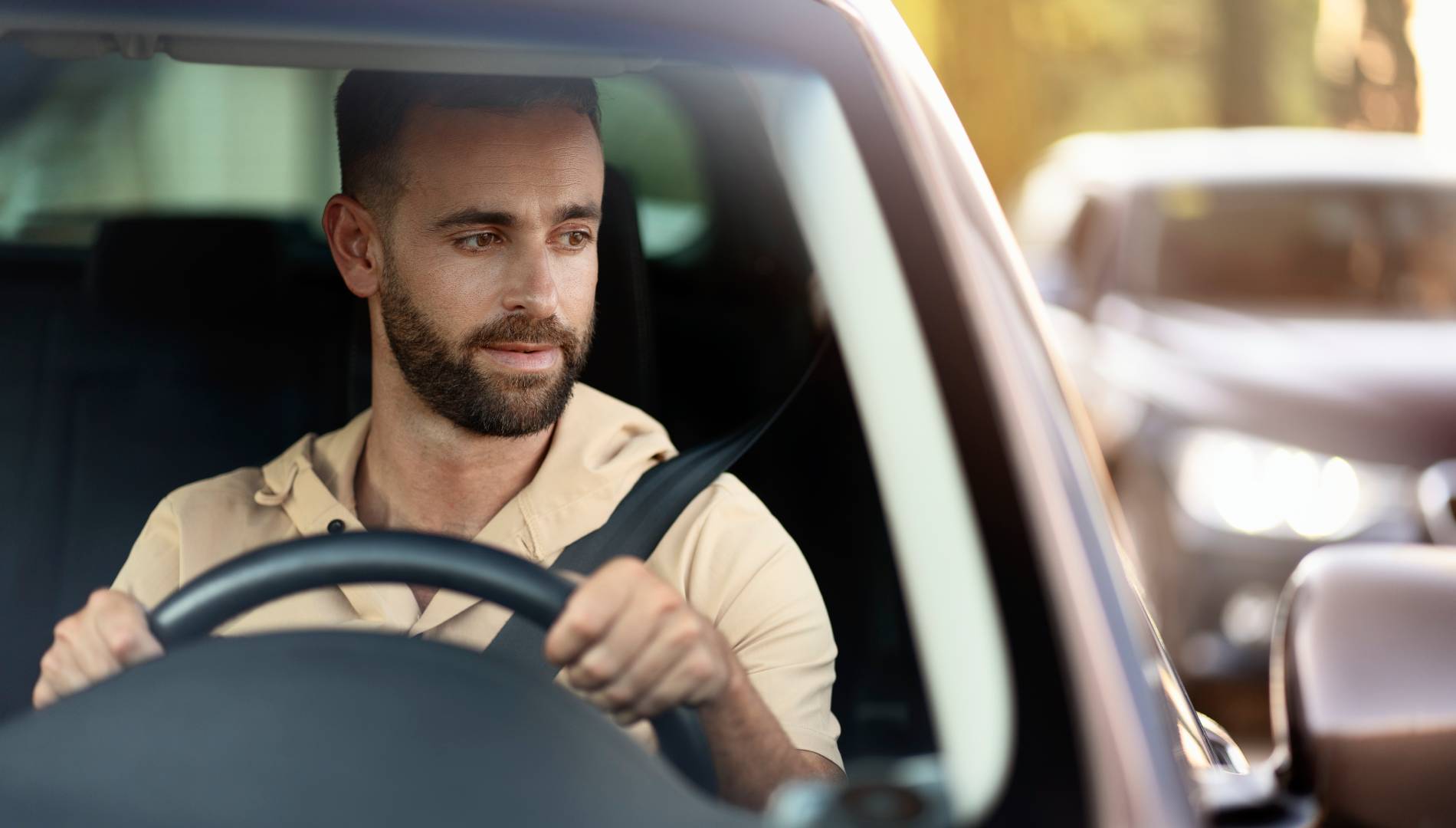 Menos seguridad a cambio de más baratos y lentos: así podrían ser pronto los coches