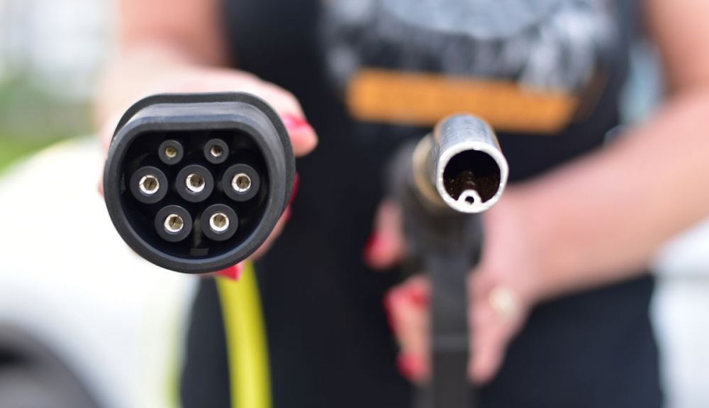 Comparativa de costes de mantenimiento, qué es más caro, un coche eléctrico o un diésel o gasolina