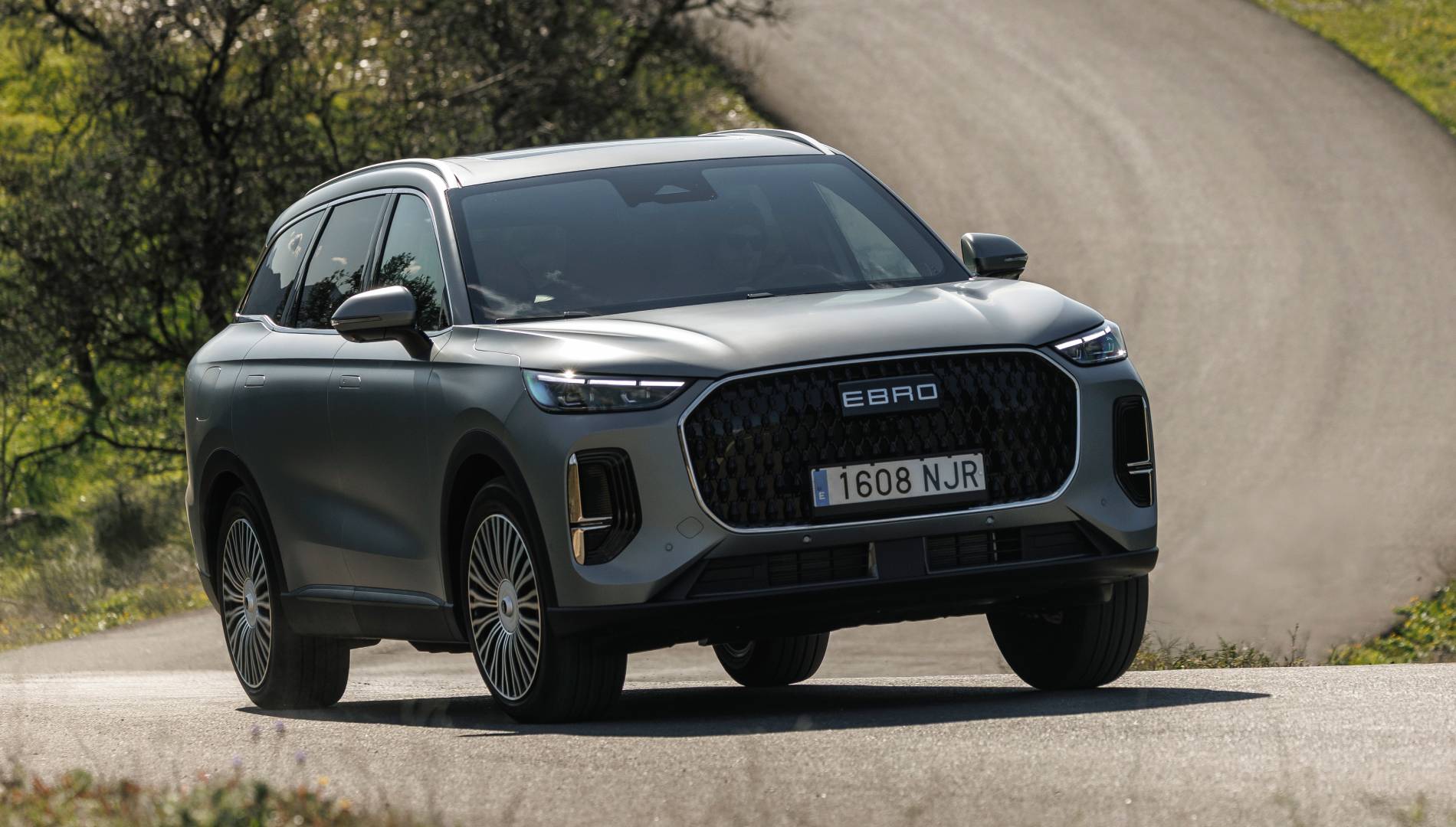Probamos el nuevo Ebro S900, el SUV con el que la marca española quiere luchar con los premium