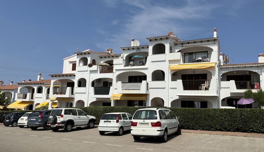 Menorca quiere limitar la entrada de coches a la isla