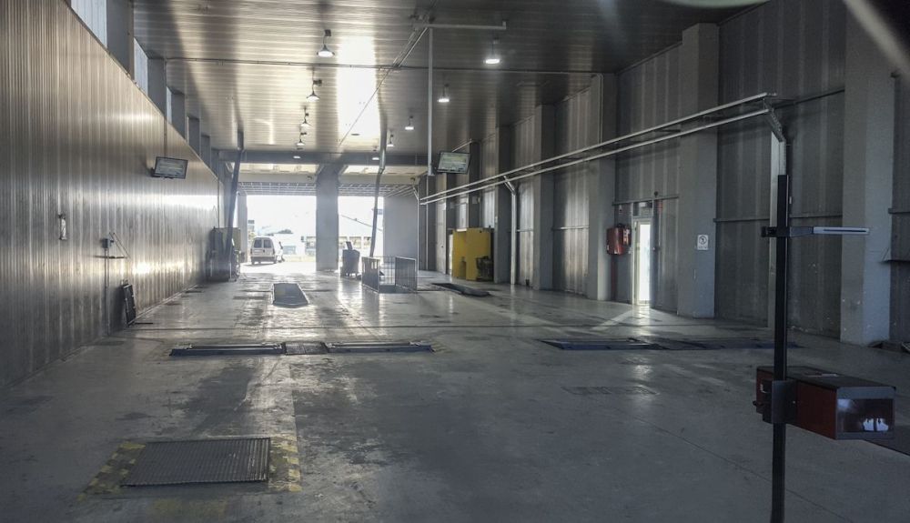 Todos los coches que no pasan ya las inspecciones técnicas en España, las ITV dan las razones