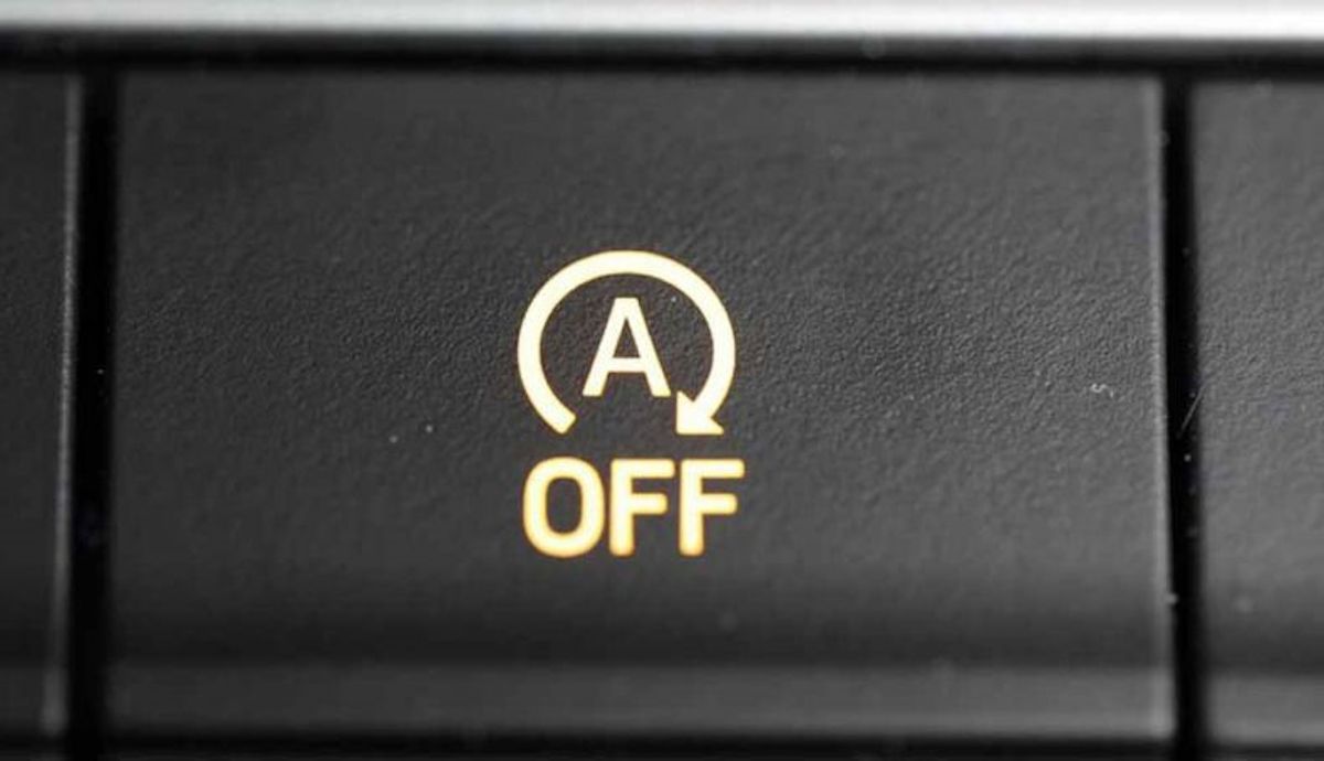 Adiós por ley a los polémicos sistemas Stop Start de parada y arranque en los coches