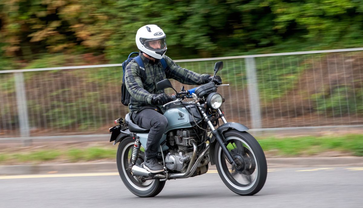 Moto carburada Honda CB 250
