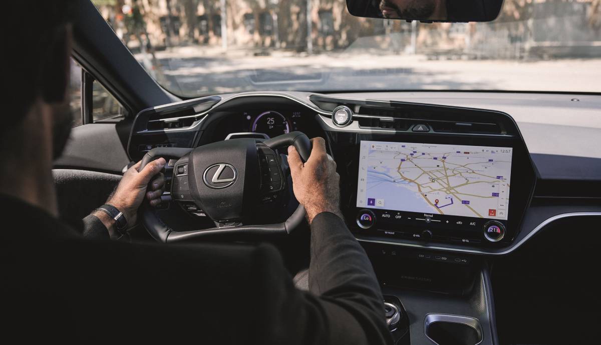 En China no paran: tras prohibir las manetas eléctricas van ahora a por estos volantes y pantallas