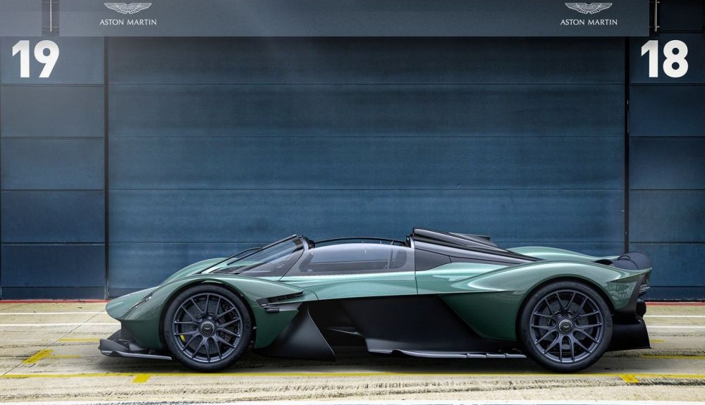 Aston Martin Valkyrie Spider 2022