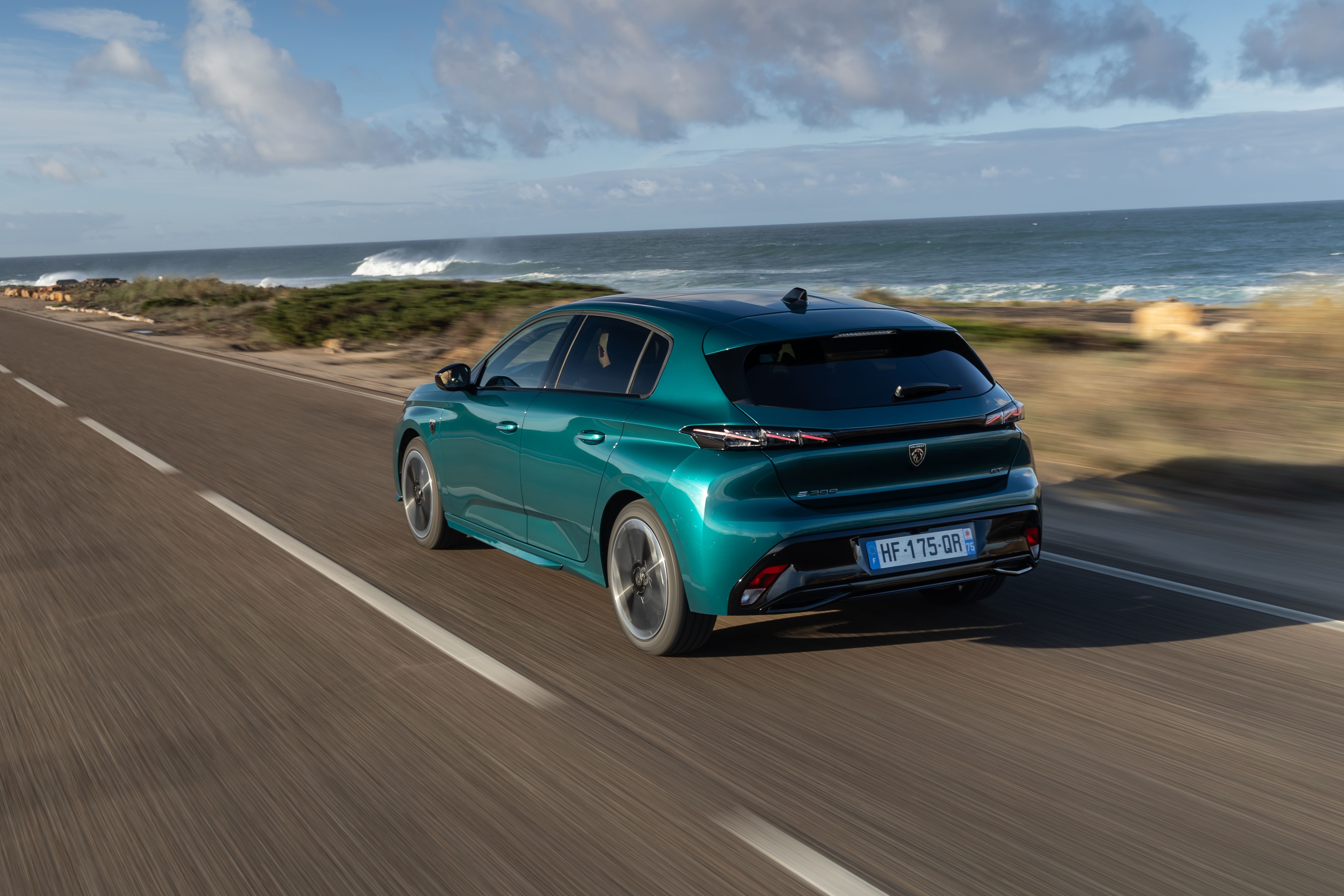 PEUGEOT 308&308SWTESTDRIVE 0156TC