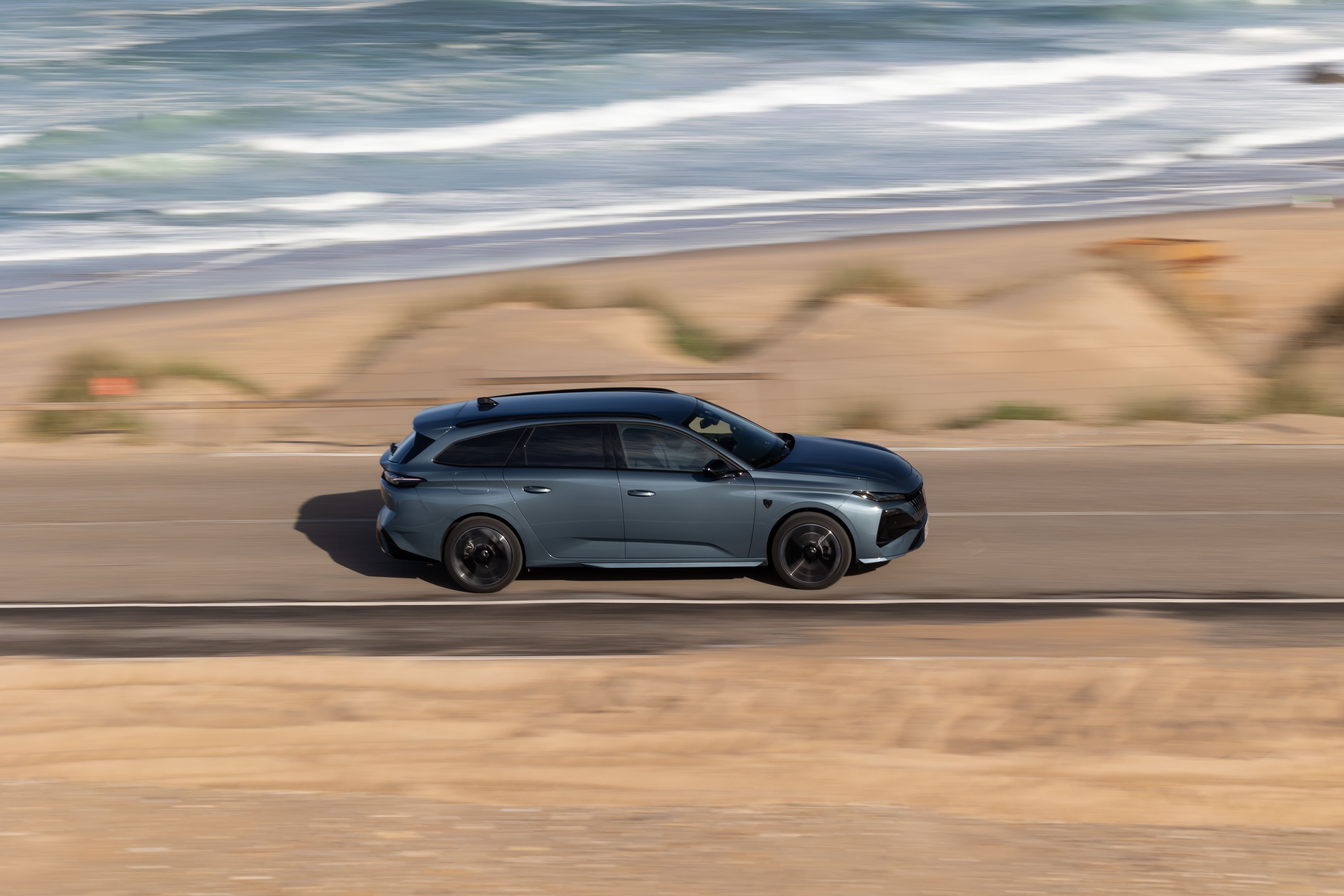 PEUGEOT 308&308SWTESTDRIVE 0175TC