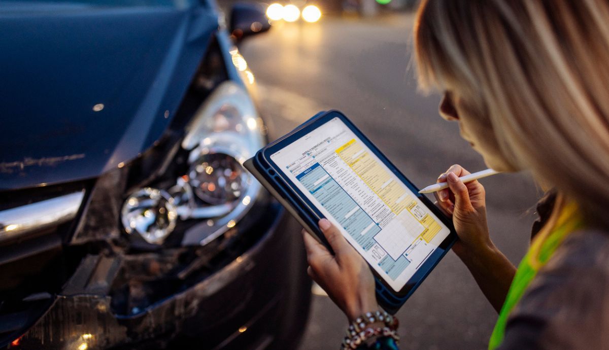 ¿Quién es A y B en un parte amistoso?