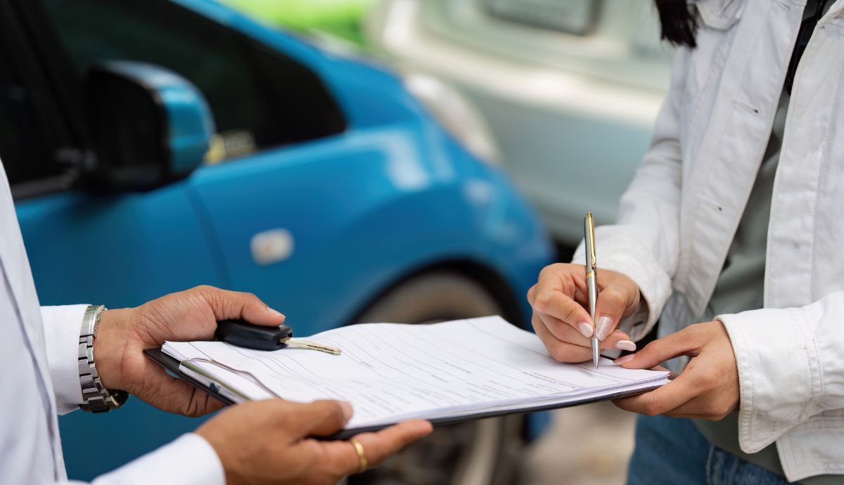 ¿Cómo saber si un coche sigue a mi nombre gratis? 