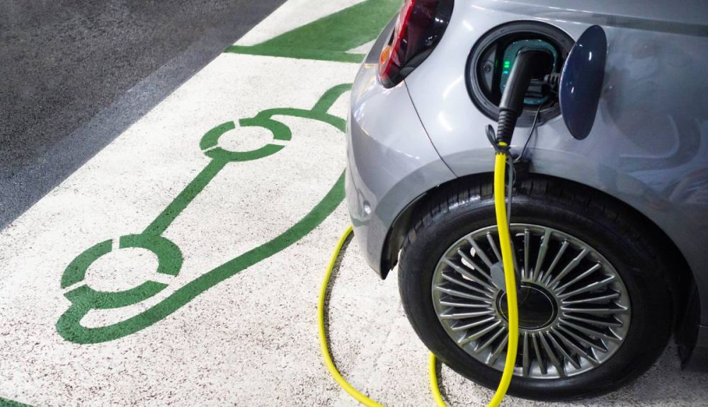 Nuevo varapalo para el coche eléctrico en España: se deroga esta ayuda que puede ser de 3.000 euros