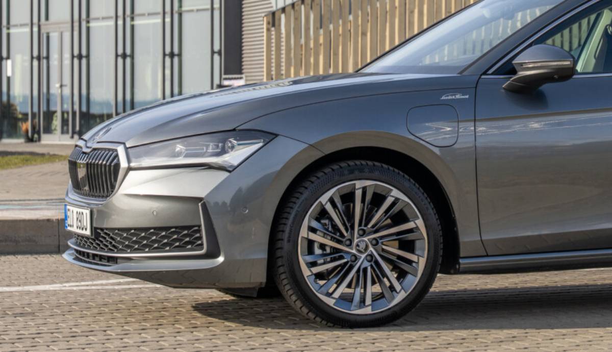 El buque insignia de Skoda recibe este atractivo motor que combina gran potencia y bajos consumos