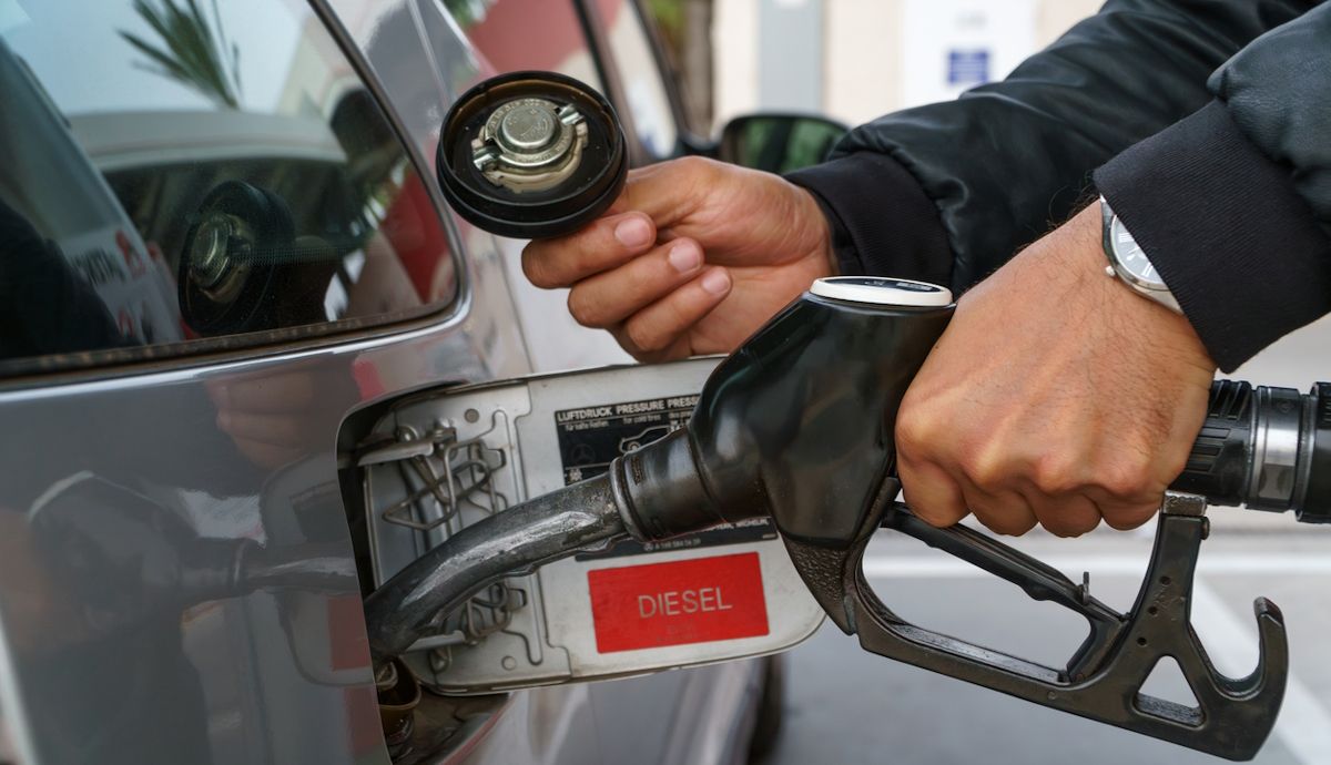 Si usas combustible diésel, prepárate, su precio se dispara y lo peor está por llegar, costará 2 €