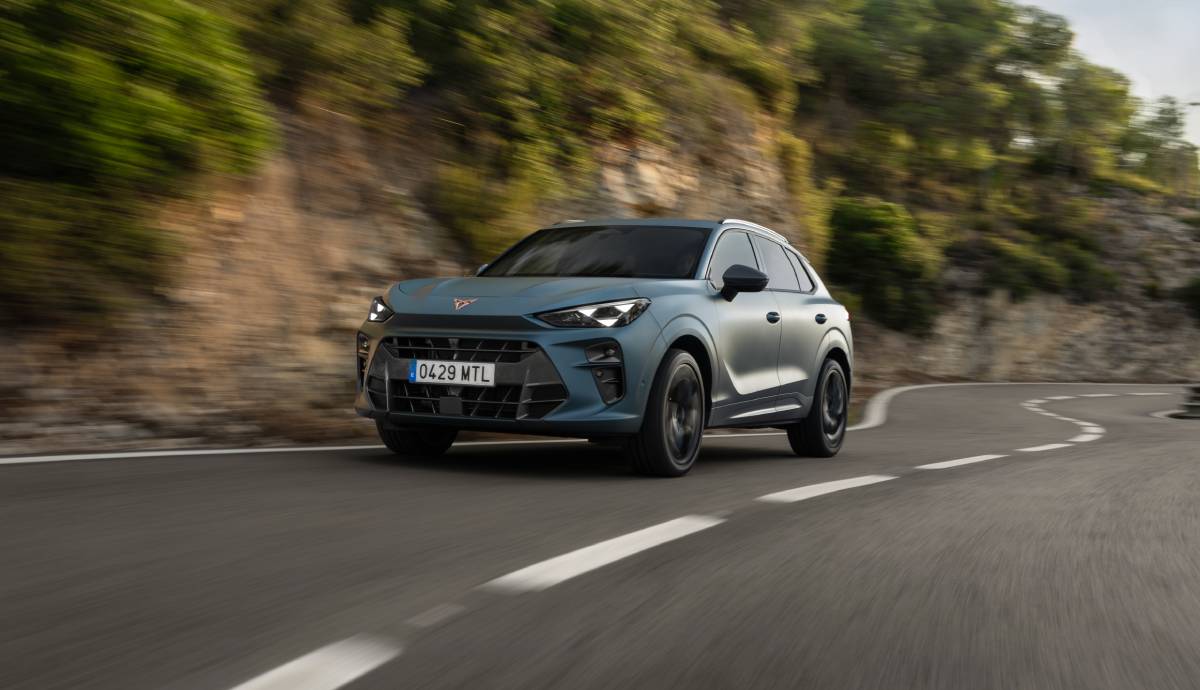 Olvida repostar los mejores híbridos enchufables los tiene ya CUPRA, con 131 km 100% eléctricos