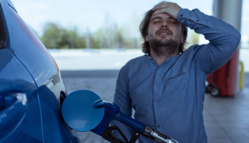 El precio de los combustibles se va a disparar más, cuánto nos cuesta ya realmente más al mes
