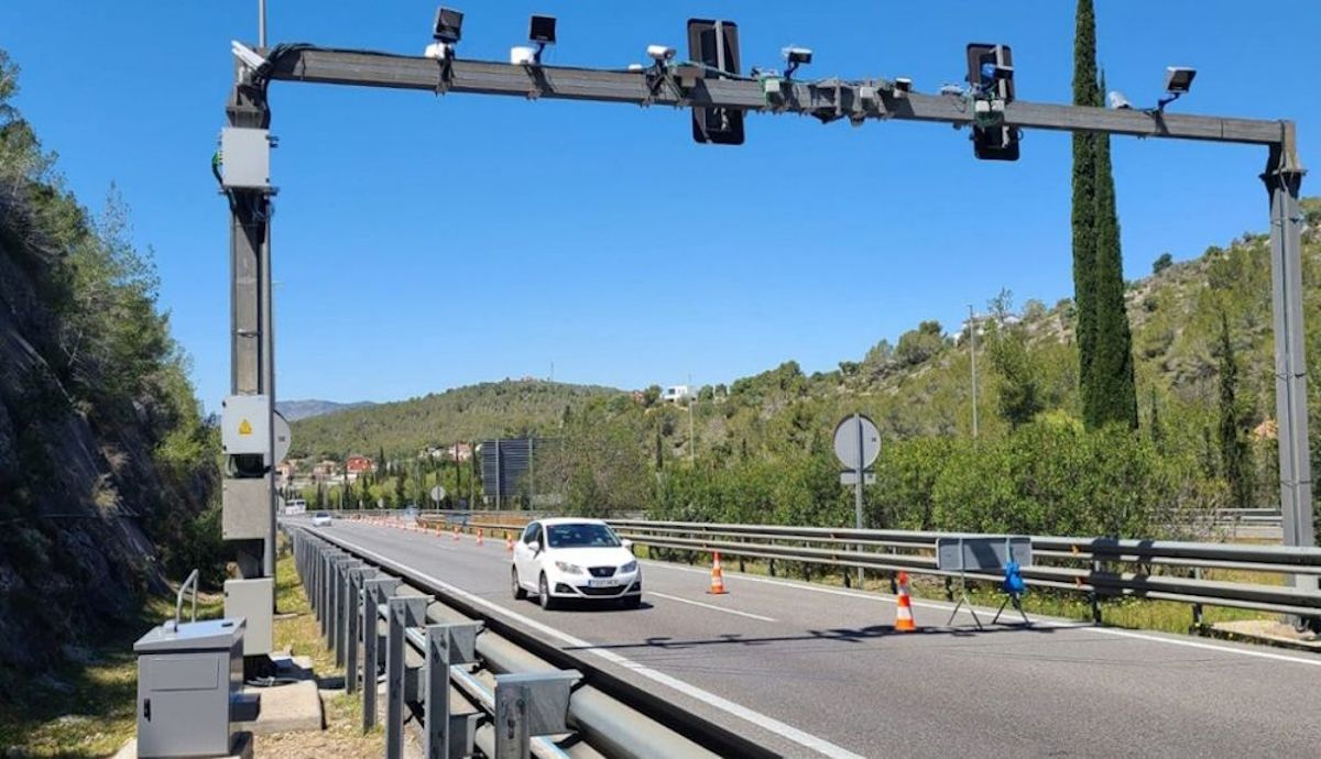 Ya no solo por velocidad, ahora, la DGT estrena nuevos radares para multar por más infracciones