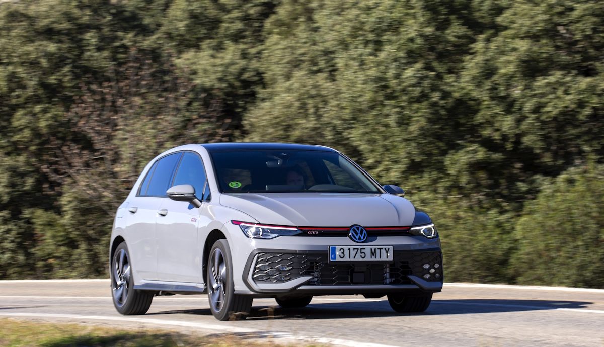 Probamos el nuevo Volkswagen Golf GTI, un deportivo más rápido y de nuevo a la altura por carácter