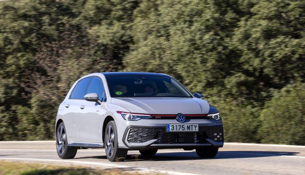 Probamos el nuevo Volkswagen Golf GTI, un deportivo más rápido y de nuevo a la altura por carácter