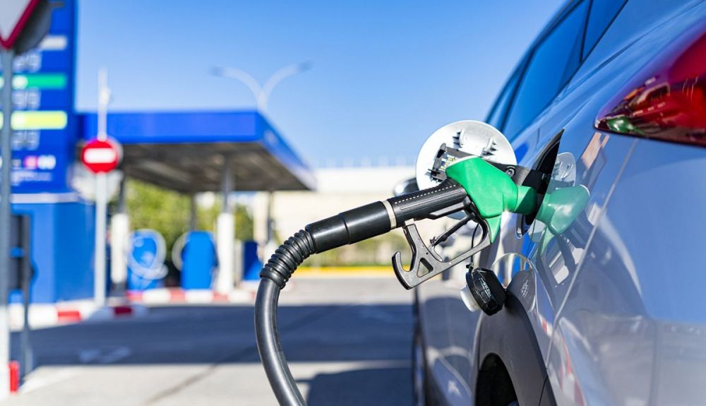 Límites de velocidad más bajos y racionamiento de combustible, se acerca la peor crisis del petróleo