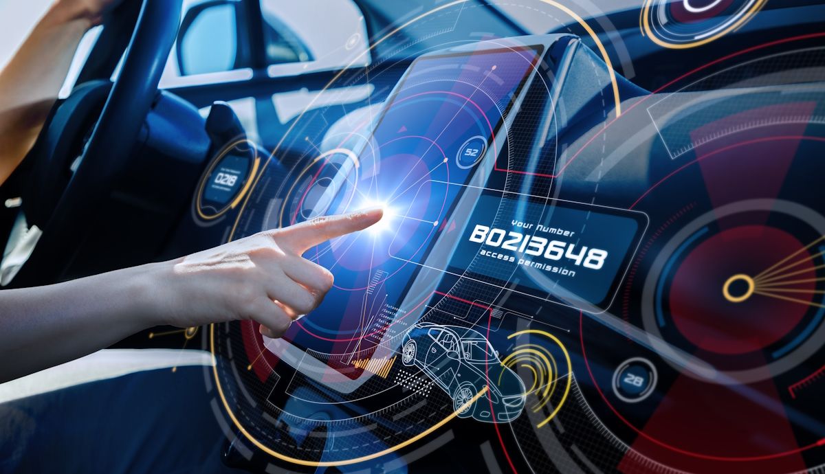 Virtual o real, regreso a los botones físicos, la total digitalización, peligrosa en la conducción