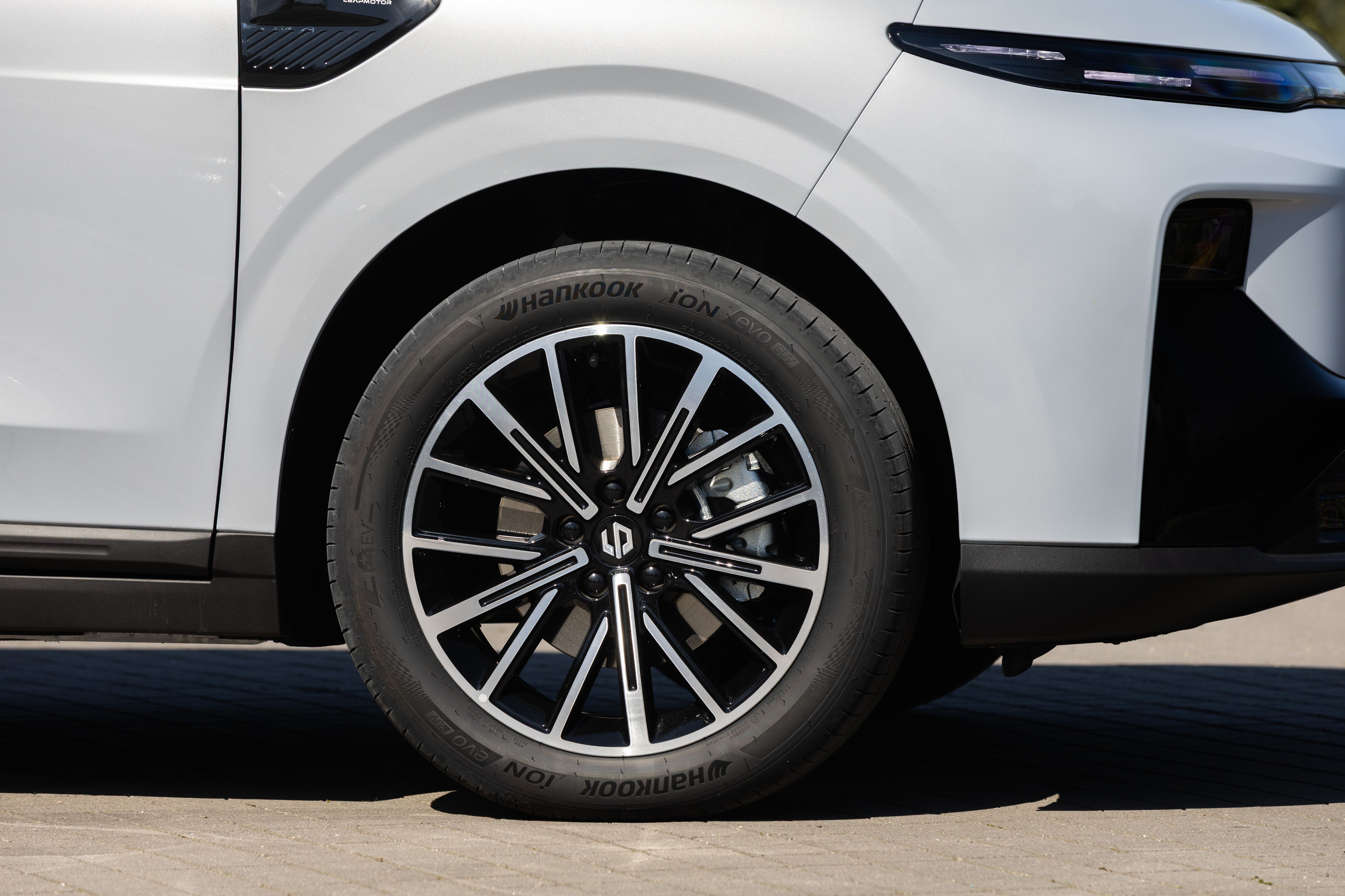 Leapmotor B10 REEV Hybrid