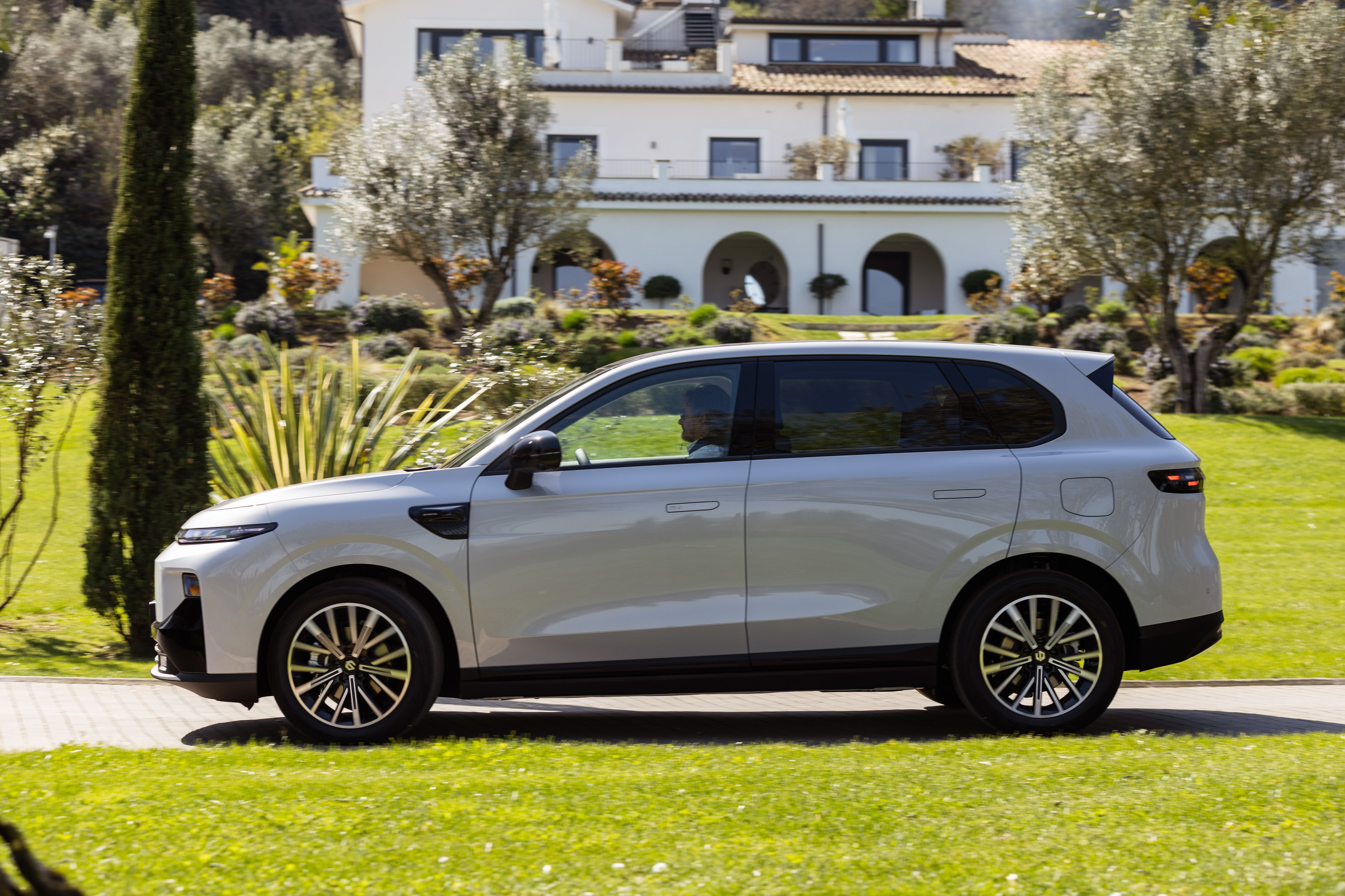 Leapmotor B10 REEV Hybrid