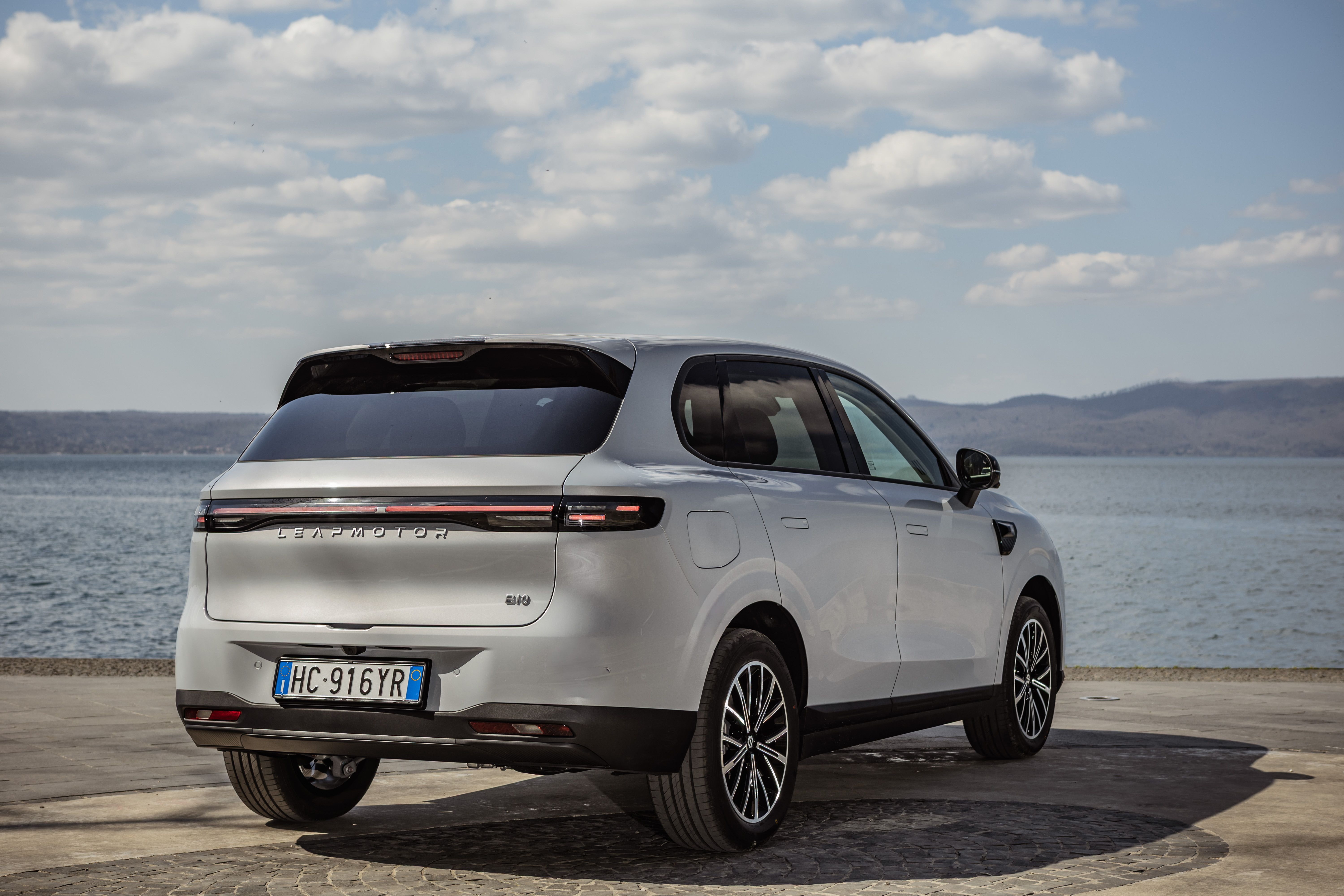 Leapmotor B10 REEV Hybrid