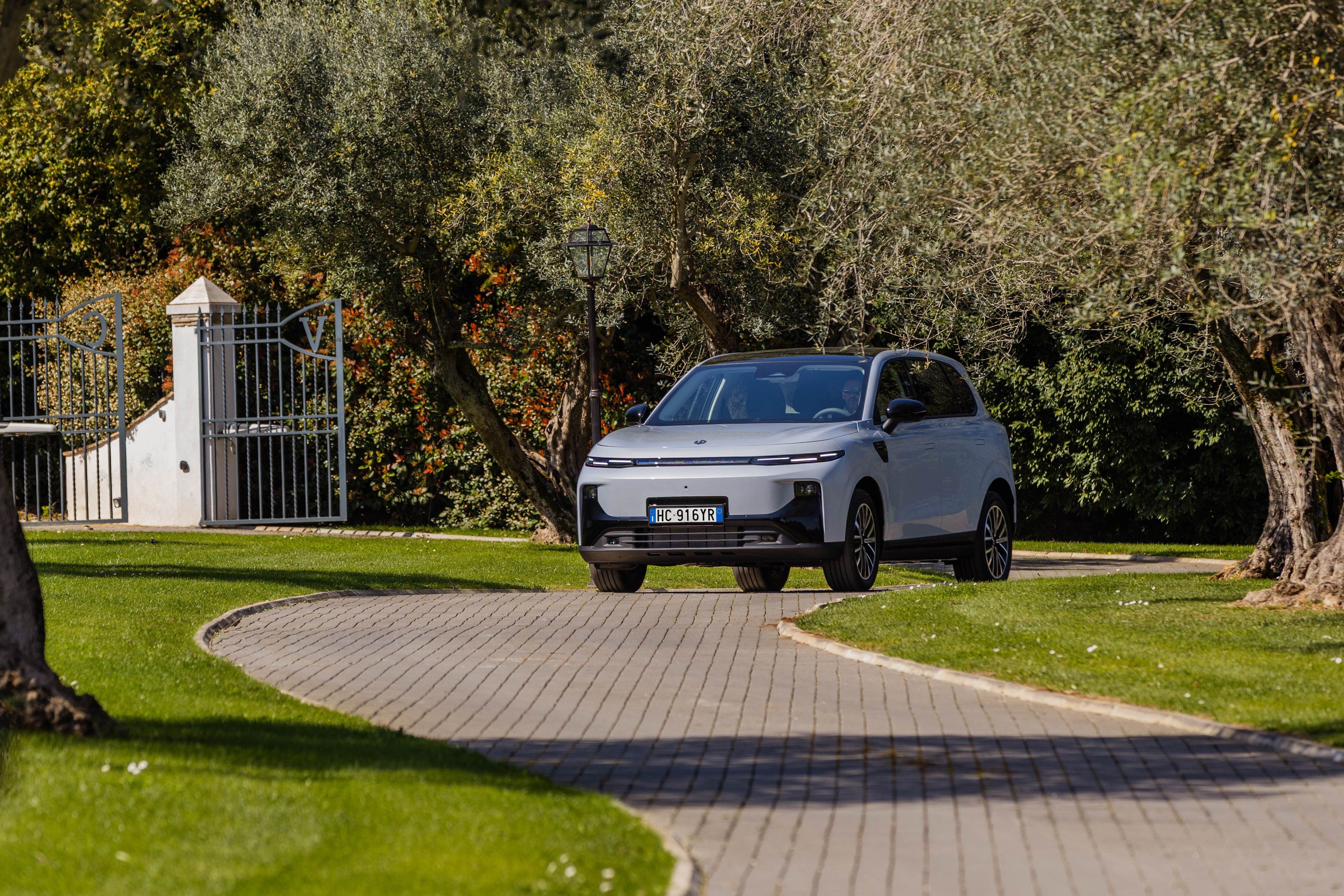 Leapmotor B10 REEV Hybrid