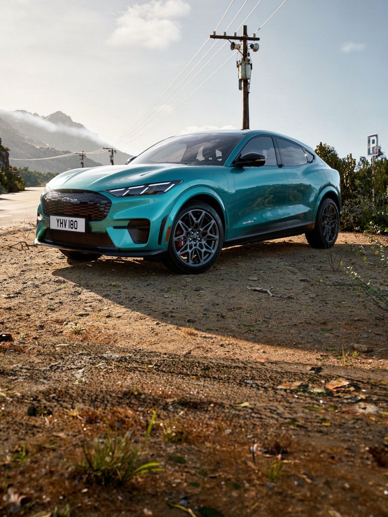 Ford Mustang Mach-e GT Azul Adriatic