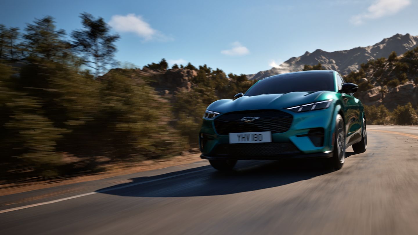 Ford Mustang Mach-e GT Azul Adriatic