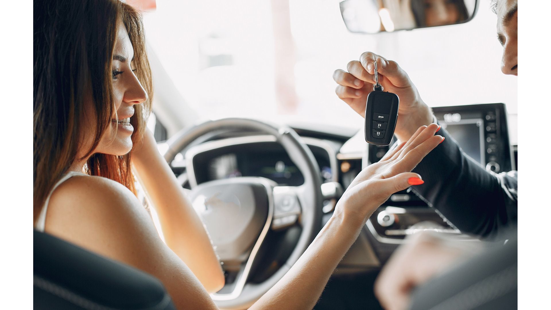 Visitar Barcelona y sus alrededores con un coche de alquiler y plena libertad (Foto: Freepik.es)