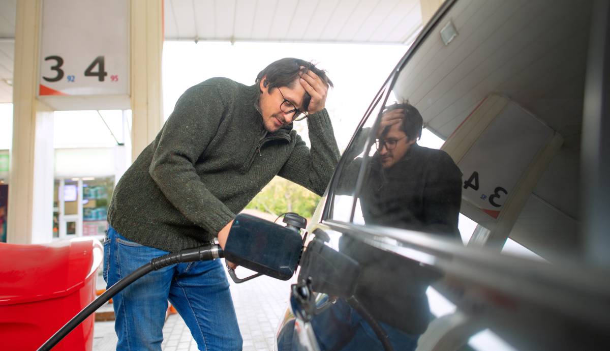 ¿Cómo está la gasolina y el diésel hoy lunes? Repasamos los precios previos a Semana Santa