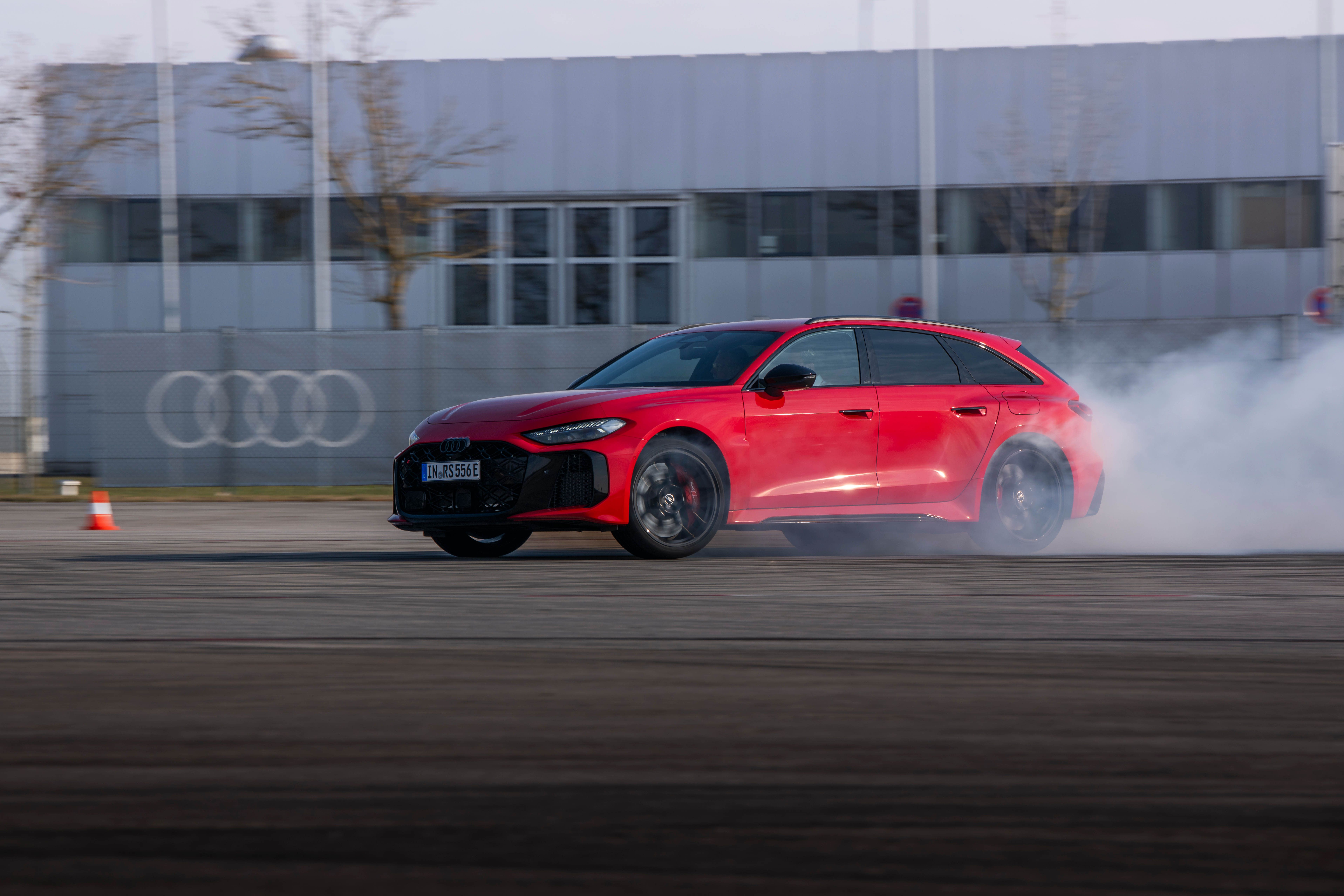 Más potente, manejable y fácil que nunca, Audi reinventa los RS con el RS5. Lo hemos conducido