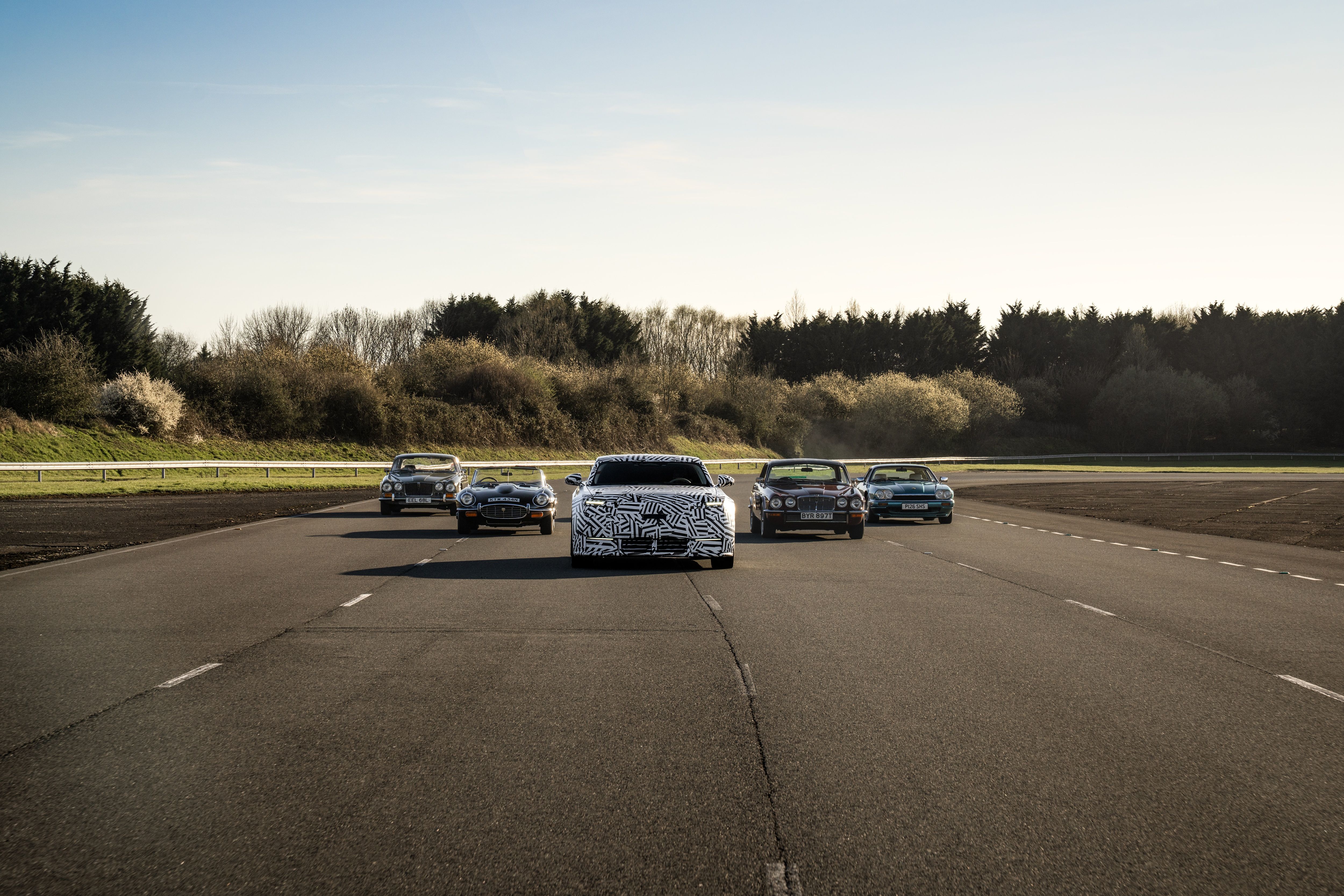 Jaguar GT y modelos clásicos