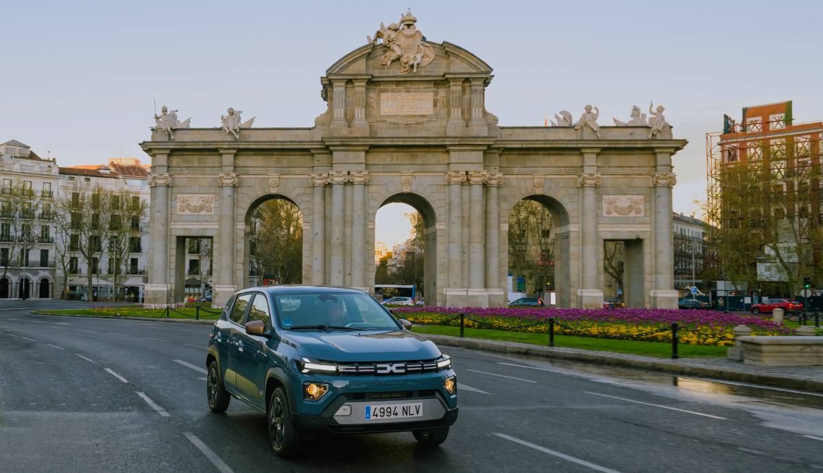 Probamos al actualizado Dacia Spring: el pequeño SUV eléctrico ahora es más potente y barato
