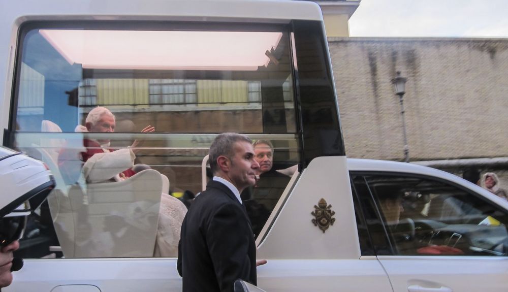 Durante una visita del Papa Benedicto XVI en el año 2011 a España, Fernando Alonso a punto estudo de ser su chófer.