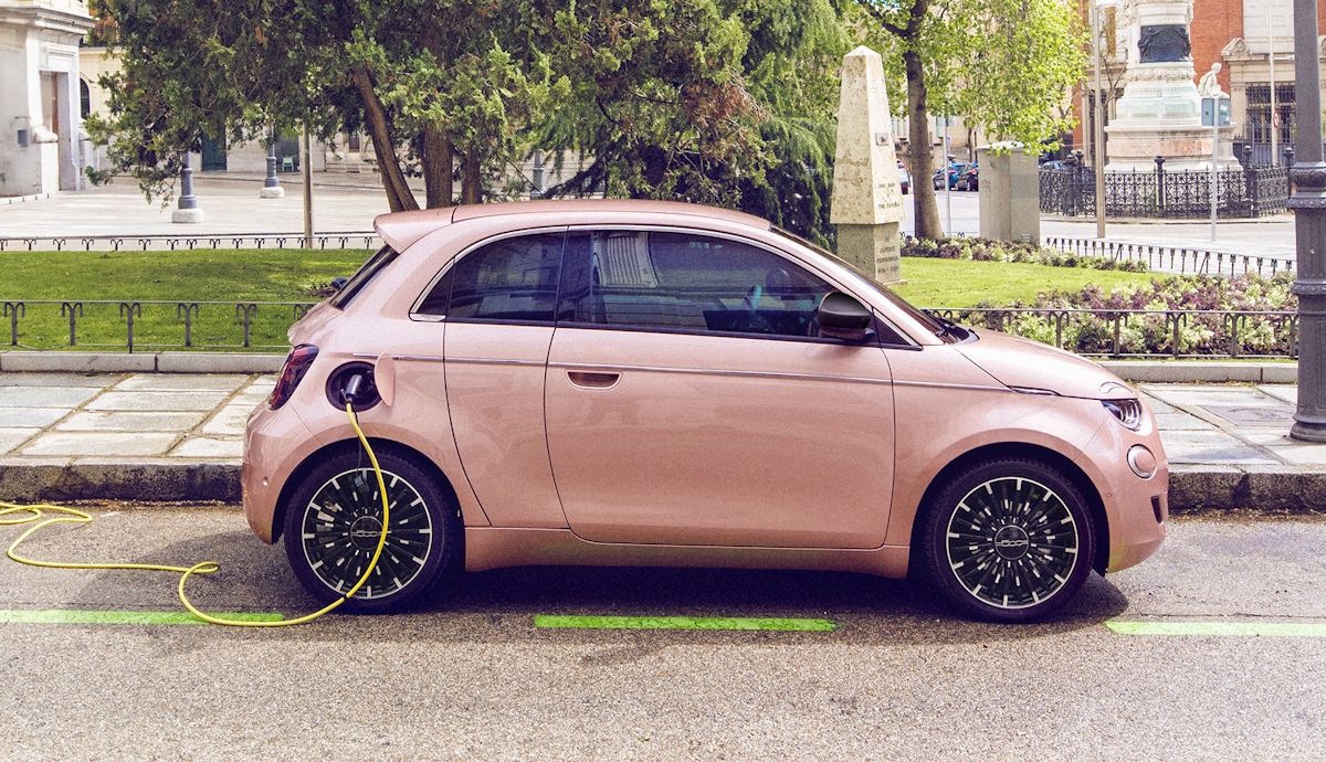 El Fiat 500 eléctrico en 2026, precios, autonomía real y por qué sigue siendo el rey de la ciudad
