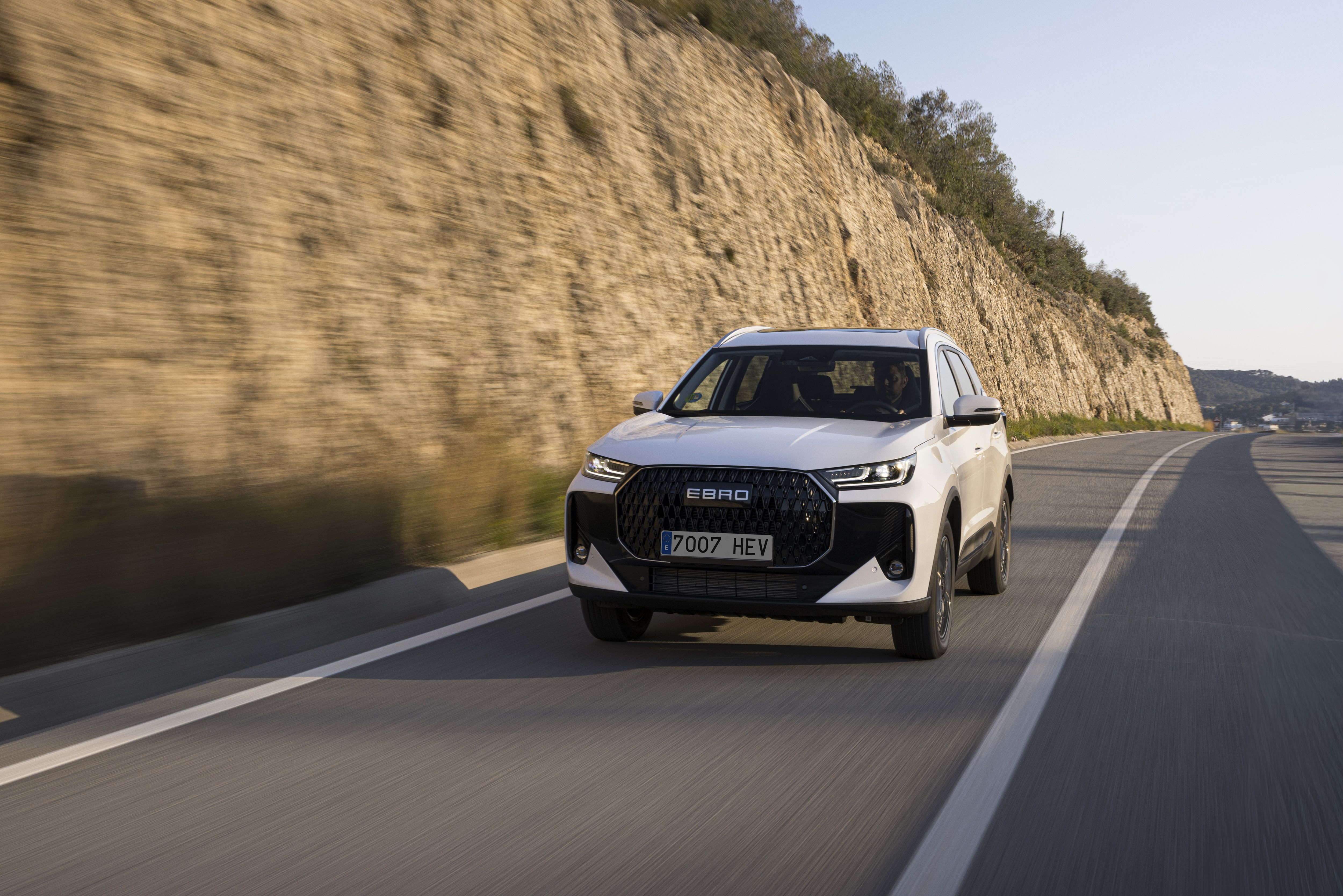Ebro S700 HEV