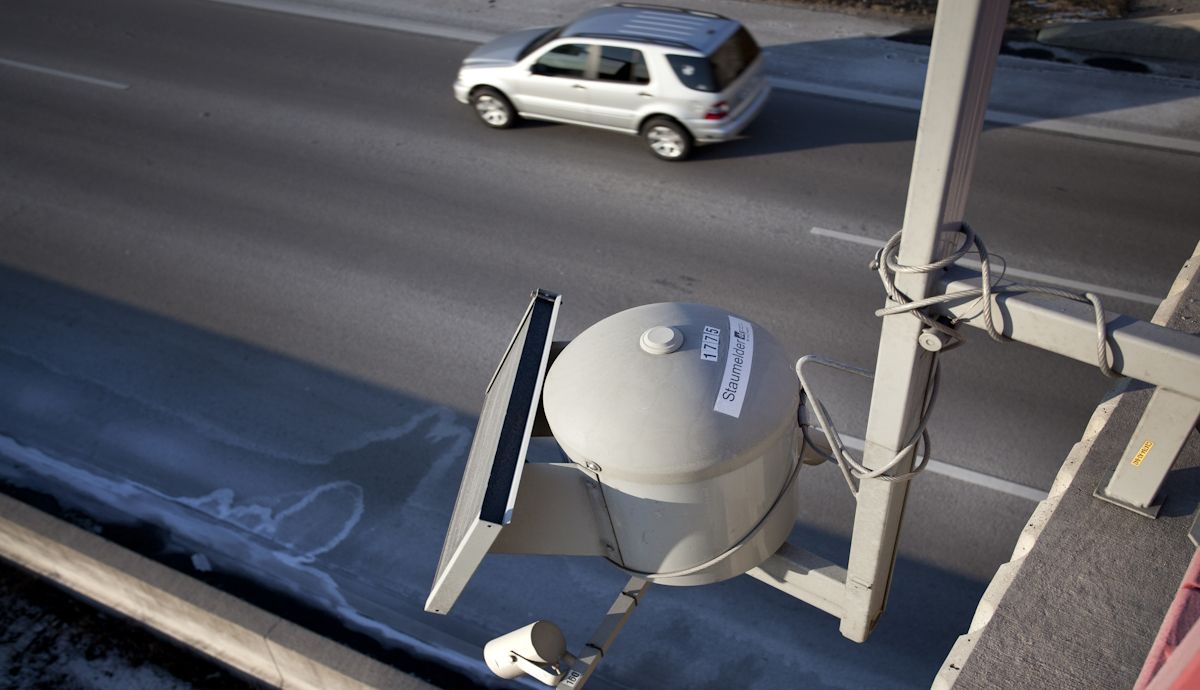 Ni etiqueta 0 ni coche eléctrico, así te pueden multar ahora ya por ir solo en tu vehículo