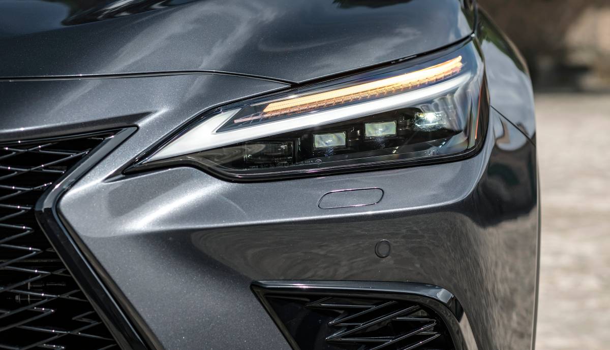 Lexus ya prepara la renovación de uno de sus SUV más vendidos: primeros detalles del nuevo NX