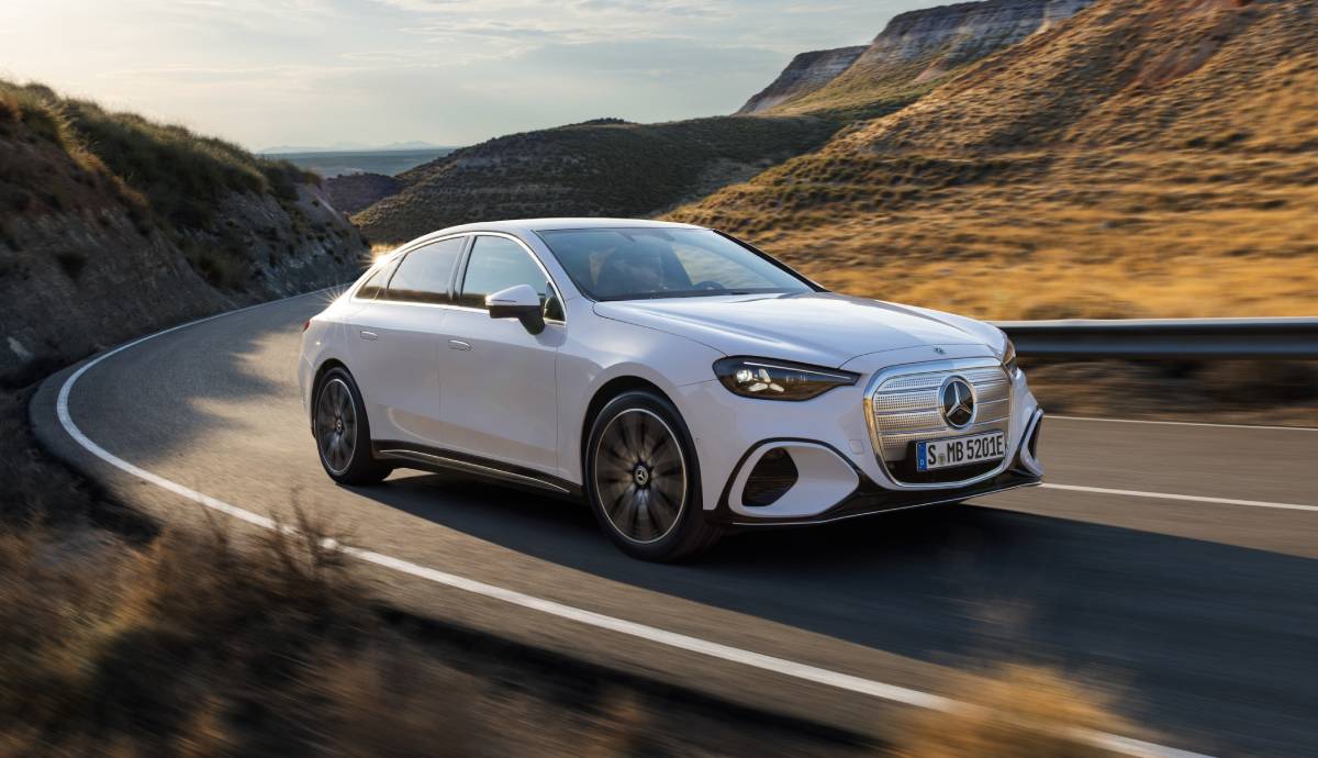 Ya son oficiales los precios del nuevo Mercedes Clase C Eléctrico: los comparamos con sus rivales
