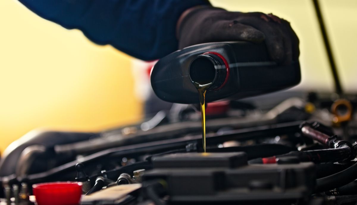 Ya no solo el combustible, ahora, incluso el aceite de motores escasea por la guerra y es muy grave